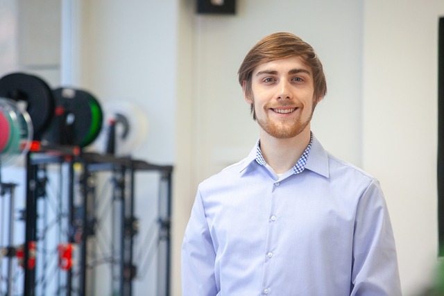 Portrait of Siobhán Ní Bhriain founder and lead floral designer at Balenqui